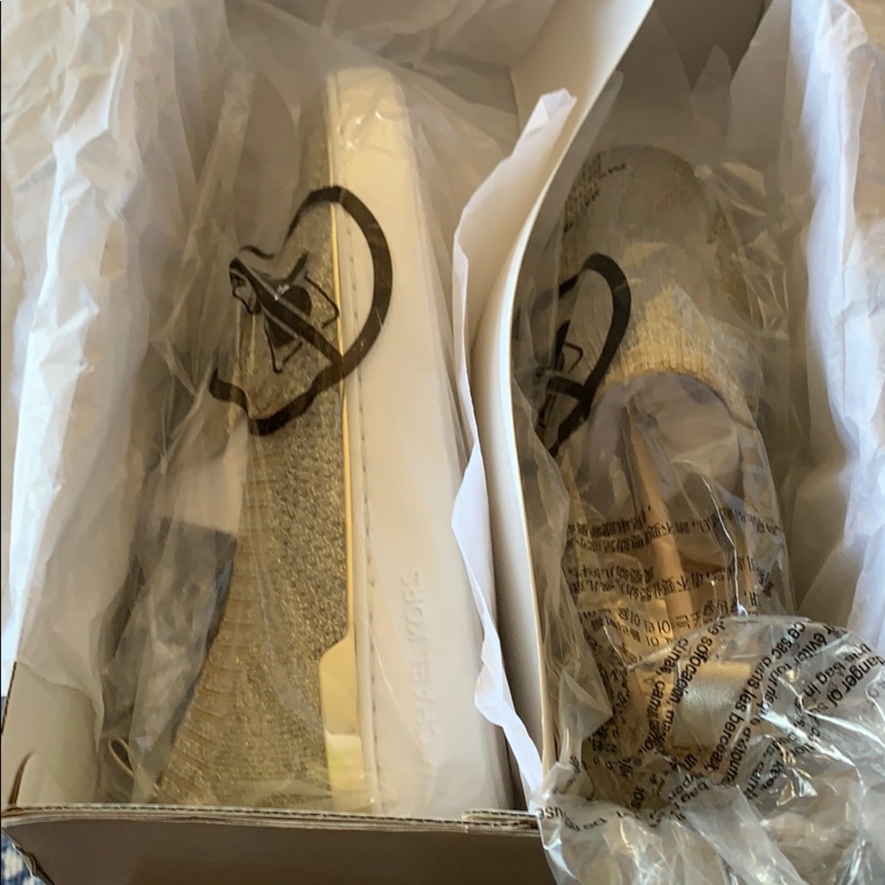 MICHAEL Michael Kors Skyler Metalic Sneakers - Picture 10 of 16